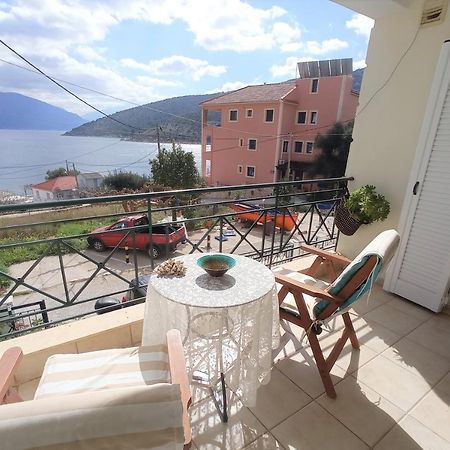 G Apartment In Agia Efimia Luaran gambar