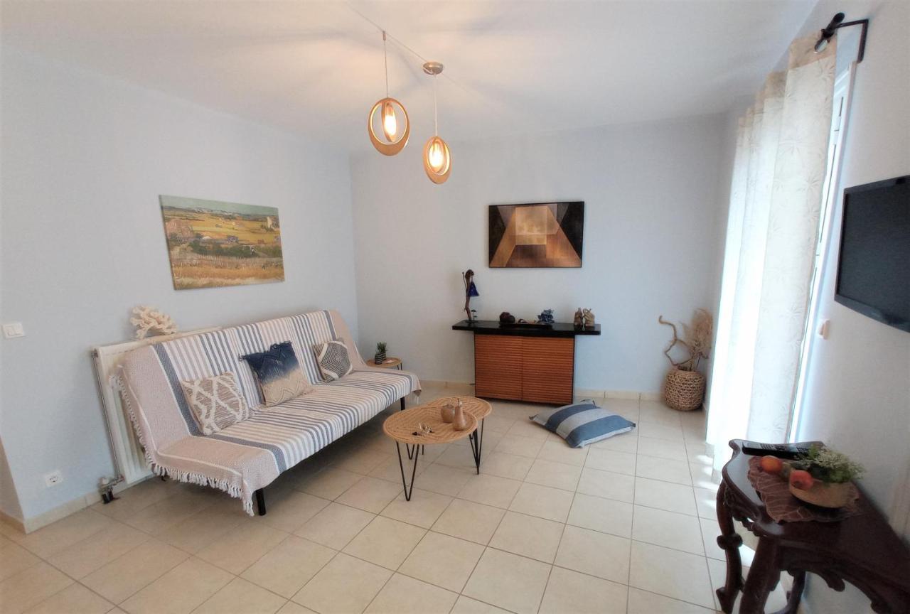 G Apartment In Agia Efimia Luaran gambar