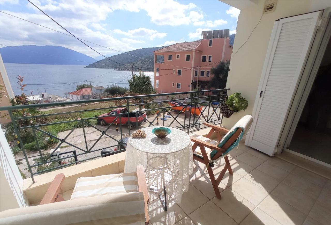 G Apartment In Agia Efimia Luaran gambar